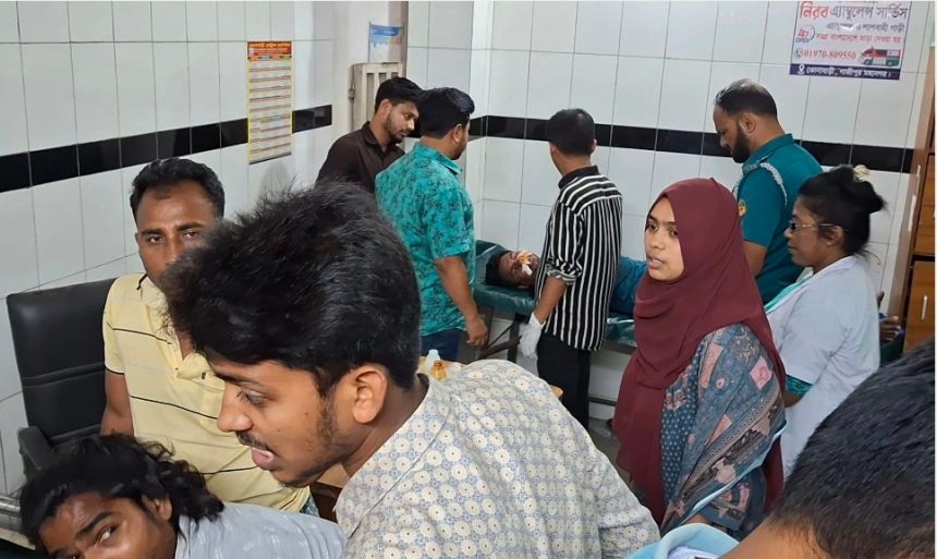 কোনাবাড়ীতে সড়ক দুর্ঘটনায় নিহত ২ আহত ৫