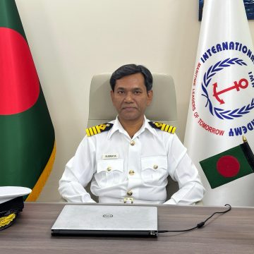 ইন্টারন্যাশনাল মেরিটাইম একাডেমির কমান্ড্যান্ট হলেন ক্যাপ্টেন সুব্রত কুমার সাহা।