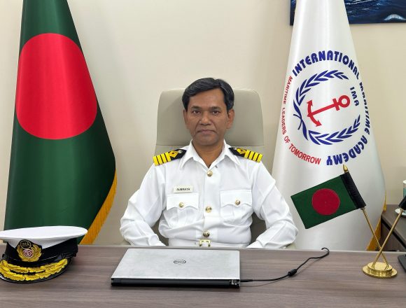 ইন্টারন্যাশনাল মেরিটাইম একাডেমির কমান্ড্যান্ট হলেন ক্যাপ্টেন সুব্রত কুমার সাহা।