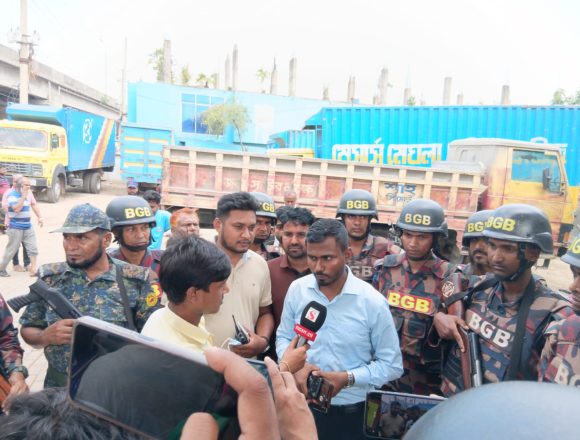 কোনাবাড়িতে জ্বালানি তেল অতিরিক্ত দামে বিক্রি ও মজুদ রাখার দায়ের দুটি প্রতিষ্ঠানকে জরিমানা