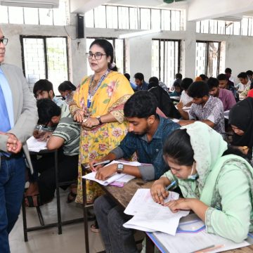 জাতীয় বিশ্ববিদ্যালয়ে স্নাতক (সম্মান) প্রথম বর্ষের ভর্তি পরীক্ষা অনুষ্ঠিত