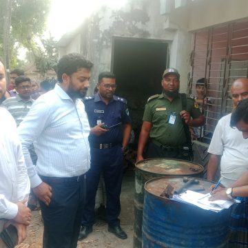 ভেড়ামারায় অবৈধভাবে মজুদকৃত ডিজেল জব্দ ১০ হাজার জরিমানা ও ন্যায্য দামে কৃষকদের মাঝে বিতরণের সিদ্ধান্ত