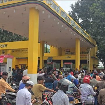 জ্বালানির হাহাকার টোকেন বিতরনে স্বজনপ্রীতি