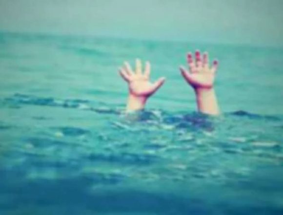 গাজীপুরের শ্রীপুরে নদীতে গোসলে নেমে দুই স্কুলছাত্রী নিখোঁজ, একজনের মরদেহ উদ্ধার