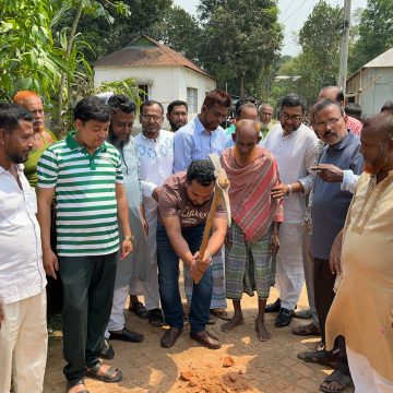 শ্রীপুরে দীর্ঘ প্রতীক্ষিত সড়ক কার্পেটিং কাজের শুভ উদ্বোধন