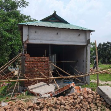 শ্রীপুরে প্রবাসীর জমি দখল চেষ্টা-পুলিশের হস্তক্ষেপে কাজ বন্ধ, মাপজোকের নির্দেশ