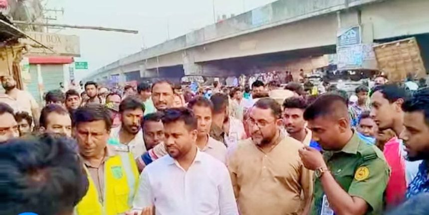 শ্রীপুরে মহাসড়ক দখলমুক্ত করতে প্রশাসনের সাঁড়াশি অভিযান: ৩ শতাধিক অবৈধ দোকান উচ্ছেদ