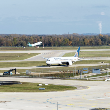 ধর্মঘটে অচল জার্মানির আকাশপথ-শত শত ফ্লাইট বাতিল, চরম ভোগান্তিতে যাত্রীরা
