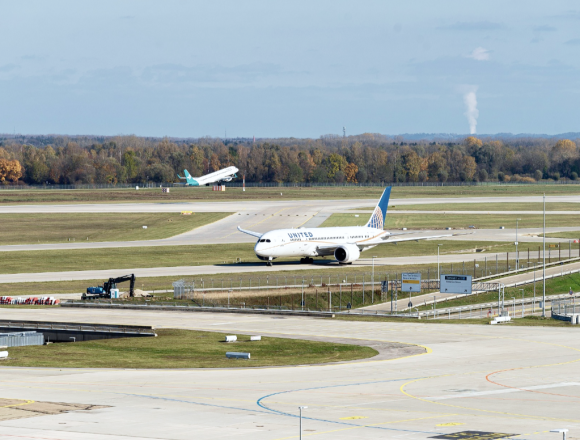 Screenshot_20260416-175800_Facebook ধর্মঘটে অচল জার্মানির আকাশপথ-শত শত ফ্লাইট বাতিল, চরম ভোগান্তিতে যাত্রীরা