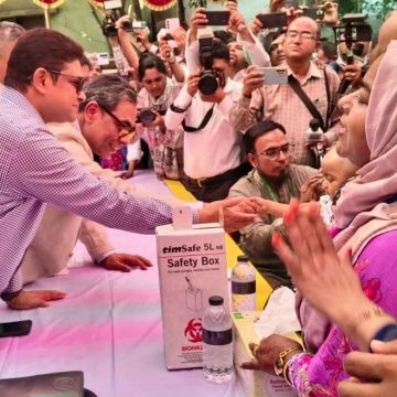 গাজীপুরে জরুরি হাম-রুবেলা টিকাদান কর্মসূচির উদ্বোধন করলেন স্বাস্থ্য প্রতিমন্ত্রী