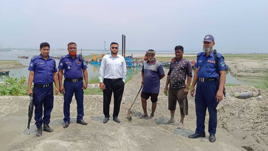 ভেড়ামারায় অবৈধ বালু উত্তোলনের দায়ে ৫০ হাজার টাকা জরিমানা