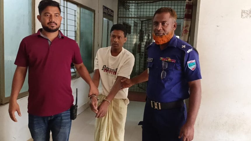 ভেড়ামারা নাতনিকে ধর্ষণের অভিযোগ: সৎ-নানাকে গণধোলাই দিয়ে পুলিশে সোপর্দ