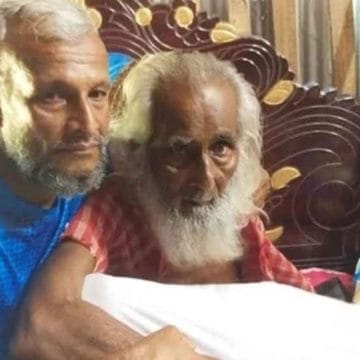 FB_IMG_1778382838663 ৫৪ বছর পর নিজ বাড়িতে ফিরলেন সাগরে ট্রলার ডুবে নিখোঁজ হওয়া সৈয়দ আহাম্মদ