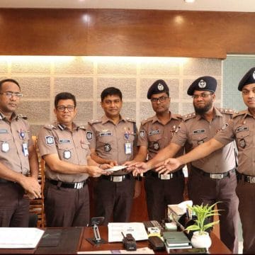 IMG-20260513-WA0014 মাদক উদ্ধার ও আসামি গ্রেফতারে সাফল্য: জিএমপির বিভিন্ন ইউনিটকে পুরস্কৃত করলেন পুলিশ কমিশনার