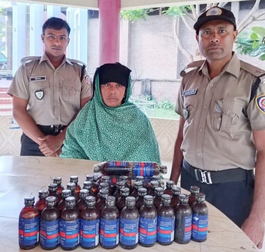 ভেড়ামারায় ডিএনসি’র অভিযানে ৫০ বোতল ফেনসিডিলসহ নারী মাদক কারবারি গ্রেফতার