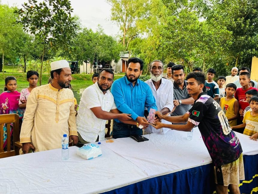 উজিলাব ফুটবল টুর্নামেন্টে প্রধান অতিথি সম্ভাব্য কাউন্সিলর পদপ্রার্থী মেহেদী হাসান সরকার: সর্বস্তরের জনগণকে ঈদের আগাম শুভেচ্ছা