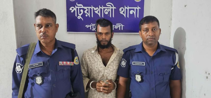 পটুয়াখালীতে অভিনব কায়দায় জুয়েলারি দোকানে চুরির মূল হোতাসহ গ্রেফতার ২, উদ্ধার স্বর্ণ-রুপার অলংকার