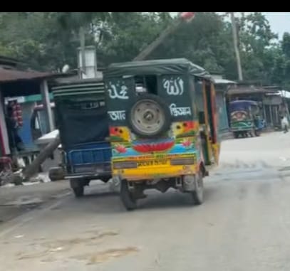 Screenshot_20260519-230856_Facebook ঝালকাটিতে নিজ অটোরিক্সা চাপায় চালক নিহত আহত ২