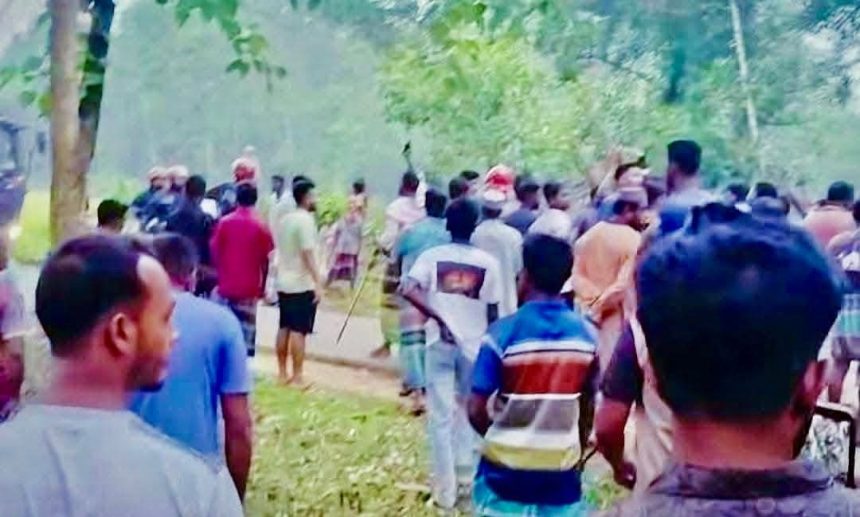 গাজীপুরে চোর সন্দেহে ৩ জনকে পিটিয়ে হত্যার ঘটনায় অজ্ঞাত ২০০ ব্যক্তির নামে মামলা