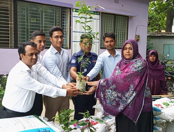 ভেড়ামারায় ৪ ইউনিয়ন পর্যায়ে মৎস্যচাষ প্রযুক্তি সেবা সম্প্রসারণ প্রকল্পের উপকরণ বিতরণ