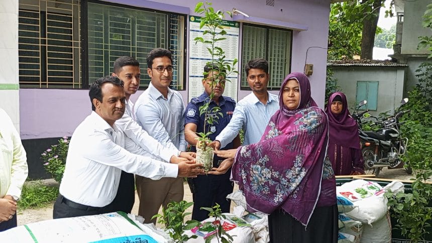 ভেড়ামারায় ৪ ইউনিয়ন পর্যায়ে মৎস্যচাষ প্রযুক্তি সেবা সম্প্রসারণ প্রকল্পের উপকরণ বিতরণ