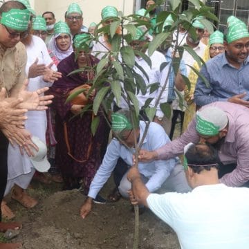 ডুয়েটে বৃক্ষরোপণ কর্মসূচি ও মুক্ত আলোচনা অনুষ্ঠিত