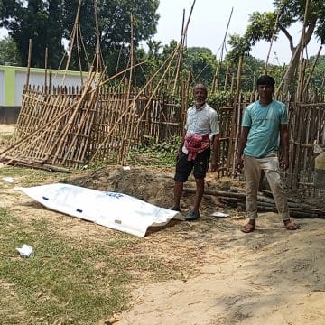 ‎ভেড়ামারায় দাফনের ৩ মাস পর কবর থেকে গৃহবধূর লাশ উত্তোলন, এলাকায় চাঞ্চল্য