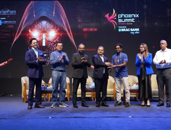 দেশের ভবিষ্যৎ ডিজিটাল কাঠামো তৈরিতে অবদান রাখায় সাইবার লিডারদের সম্মানিত করেছে ফিনিক্স সামিট ২০২৬