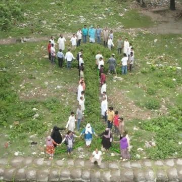 ঝালকাঠিতে মানববৃক্ষ তৈরি করে পরিবেশ দিবস উদযাপন