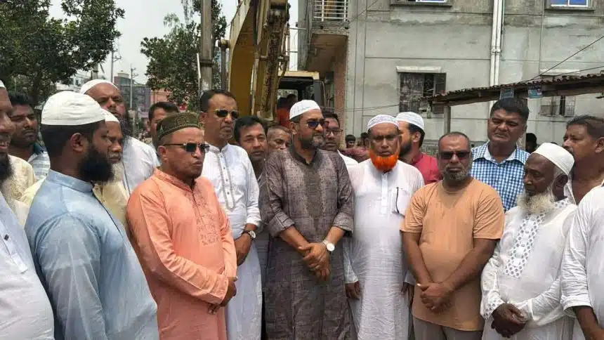শ্রীপুরে রাস্তা নির্মাণ কাজের উদ্বোধন করেন বিএনপি নেতা বিল্লাল বেপারী