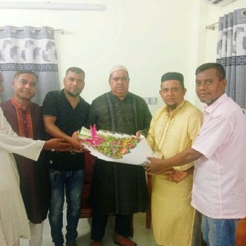 কেডিএ চেয়ারম্যান এস এম শফিকুল আলম মনার সঙ্গে শহীদ জিয়া স্মৃতি সংসদের কেন্দ্রীয় নেতৃবৃন্দের সৌজন্য সাক্ষাৎ