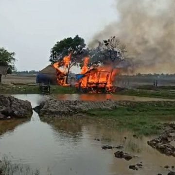 বিএনপি নেতাকে ফাঁসাতে মৎস্য ঘেরে আগুন, প্রতিকার চেয়ে ঘের মালিকের সংবাদ সম্মেলন