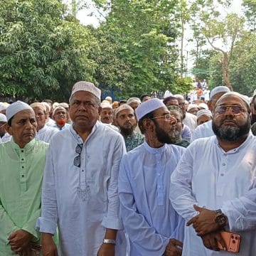শোকের মাতম শ্রীপুরে- সাবেক মেয়র আনিছুর রহমানের পাশাপাশি চিরনিদ্রায় ছোট বোনও