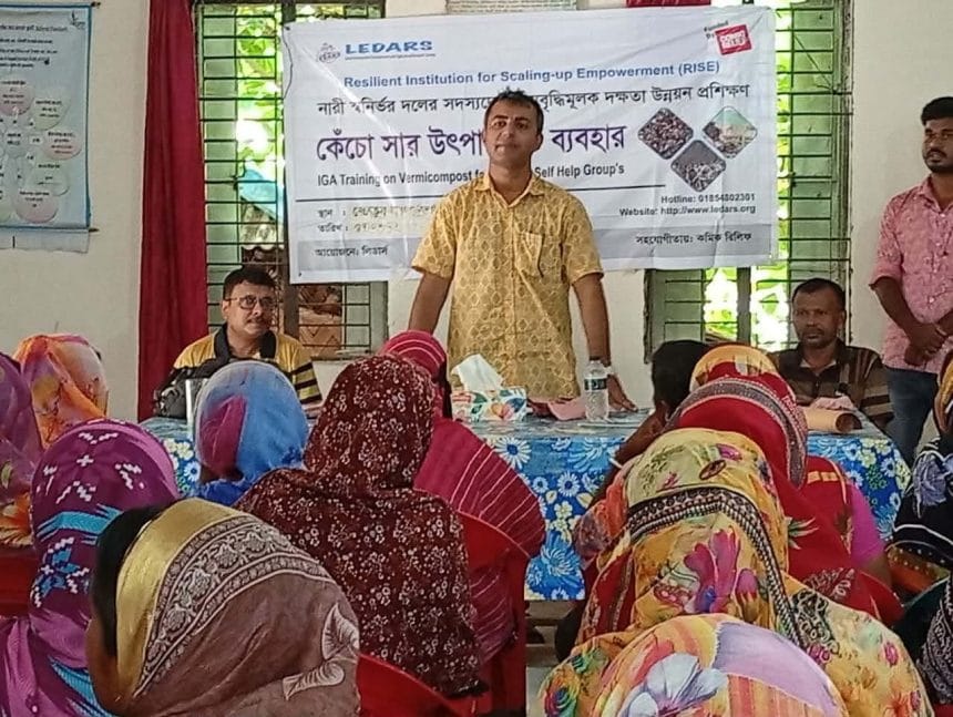জৈব কৃষি ও নারীর কর্মসংস্থান: কয়রায় জৈব সার ব্যবহার ও বারোমাসি সজিনা চাষে প্রশিক্ষণ