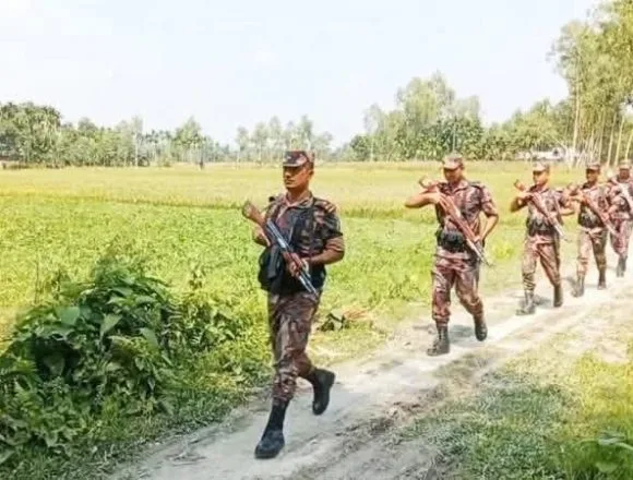 received_1937997956854889 কুড়িগ্রাম সীমান্তের ৮ পয়েন্টে ভারতীয় নাগরিককে পুশইনের চেষ্টা ব্যর্থ করে দিয়েছে বর্ডার গার্ড বাংলাদেশ (বিজিবি)