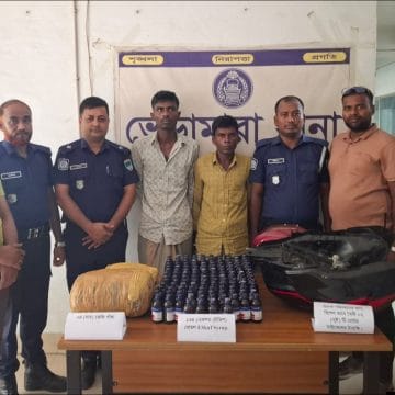 ভেড়ামারায় পুলিশের বড় সাফল্য: বিপুল পরিমাণ মাদক ও বিশেষ ট্যাংকিসহ ২ কারবারি গ্রেফতার