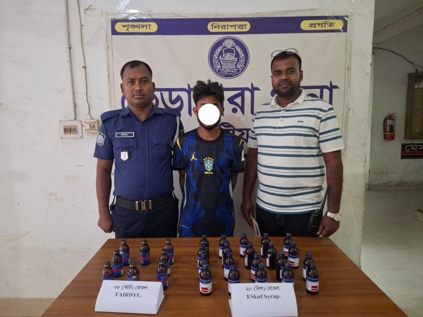 ভেড়ামারায় বিপুল পরিমাণ মাদকসহ যুবক গ্রেফতার, মোটরসাইকেল জব্দ
