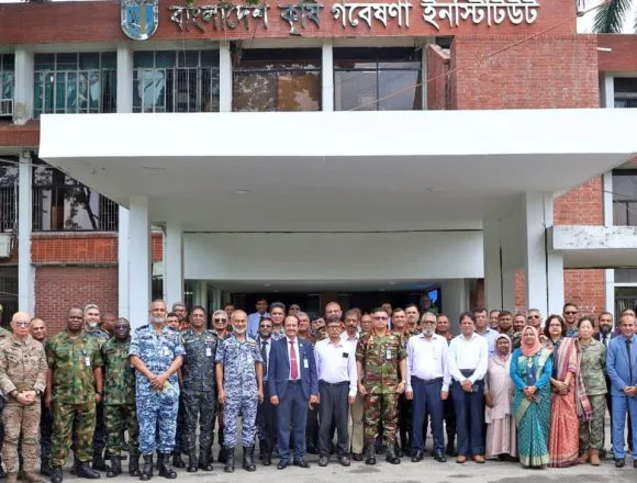 IMG-20260701-WA0014 ধান গবেষণা ইনস্টিটিউট পরিদর্শন করেন এনডিসি প্রতিনিধি দল