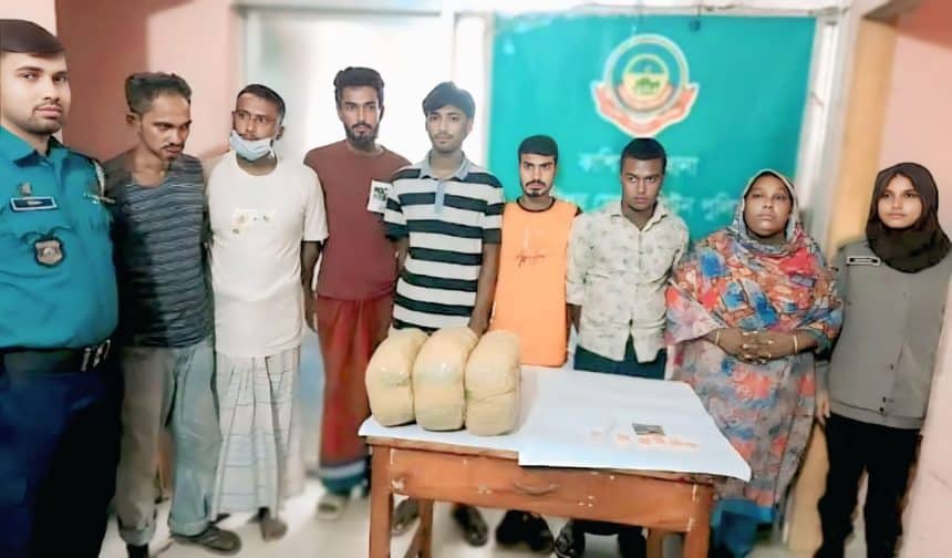 গাজীপুরে মাদকদ্রব্য ইয়াবা ও গাঁজাসহ আটক ৭