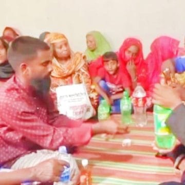 ‎ভেড়ামারাতে তেল-পানিতে ক্যান্সার নিরাময়ের মতো জটিল রোগের চিকিৎসা