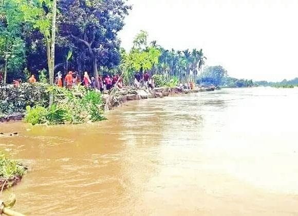 হু হু করে বাড়ছে তিস্তায় পানি