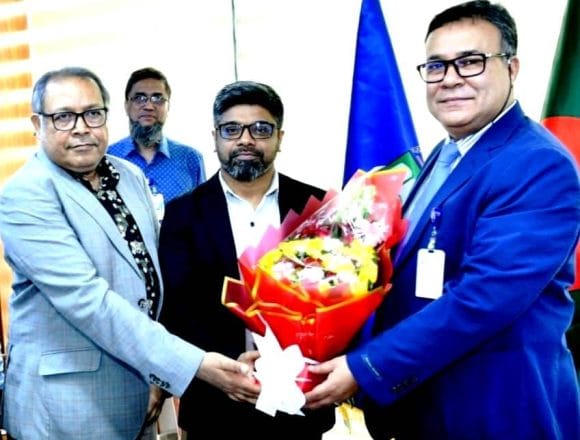 জাতীয় বিশ্ববিদ্যালয়ে নতুন ট্রেজারার অধ্যাপক ড. নাজমুল হোসাইনের যোগদান