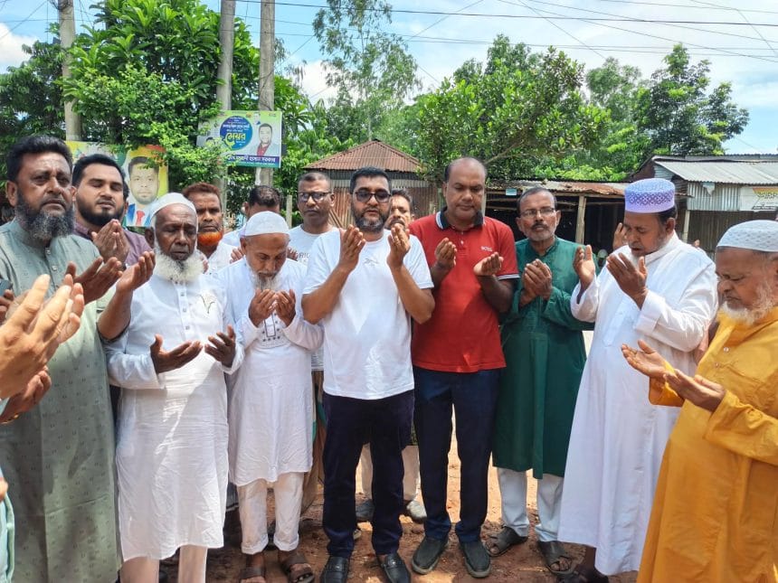 দীর্ঘ প্রতীক্ষার পর শ্রীপুরে বীর মুক্তিযোদ্ধা লেহাজ উদ্দিন সড়কের নির্মাণকাজ শুরু