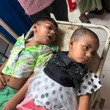 শ্রীপুরে পারিবারিক কলহের জের- দুই সন্তানকে বিষ খাইয়ে মায়ের আত্মহত্যার চেষ্টা