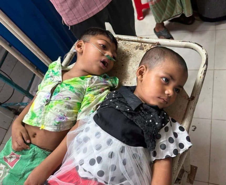 শ্রীপুরে পারিবারিক কলহের জের- দুই সন্তানকে বিষ খাইয়ে মায়ের আত্মহত্যার চেষ্টা