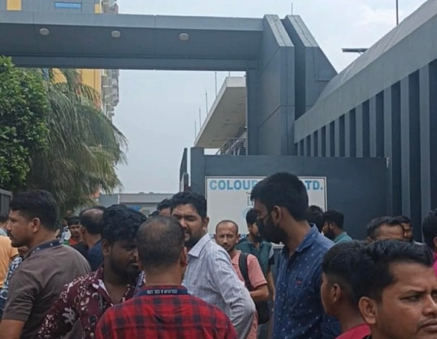 শ্রীপুরে কারখানায় ফের অর্ধশতাধিক শ্রমিক অসুস্থ-তথ্য সংগ্রহে গিয়ে সাংবাদিক হেনস্তা