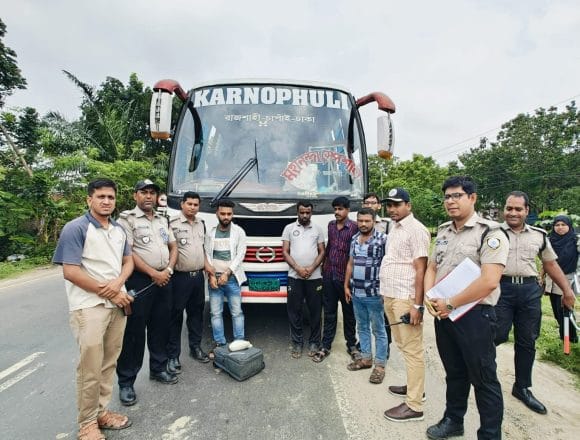 রাজশাহীতে ১.৫ কেজি হেরোইনসহ যুবক গ্রেফতার, গডফাদারকে খুঁজছে ডিএনসি