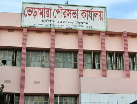 23377 শুধু নোটিশেই খালাস ভেড়ামারা পৌরসভা: নির্বিঘ্নে চলছে অবৈধ ভবন নির্মাণ