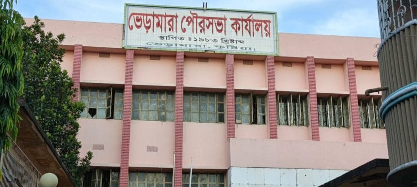 23377 শুধু নোটিশেই খালাস ভেড়ামারা পৌরসভা: নির্বিঘ্নে চলছে অবৈধ ভবন নির্মাণ