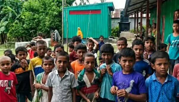Messenger_creation_1795424798539457 কুড়িগ্রামে লাঠি হাতে আন্দোলনে প্রাথমিকের শিশু শিক্ষার্থীরা